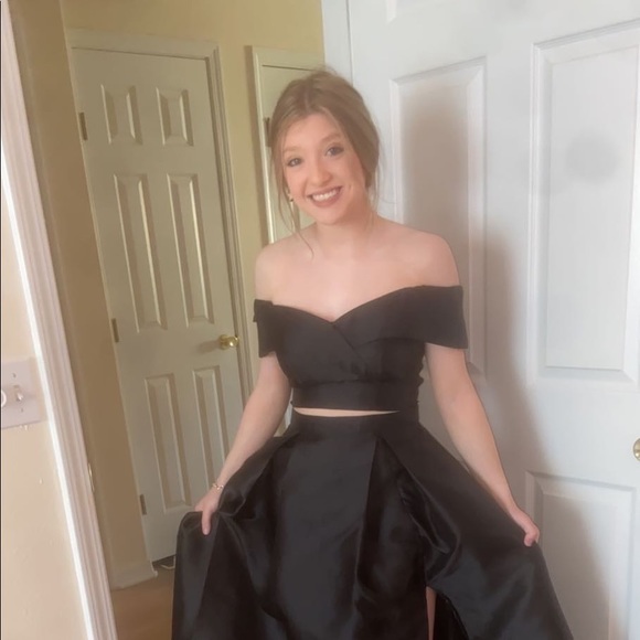 Black two piece prom dress with slit- size 5/6 - Picture 2 of 3